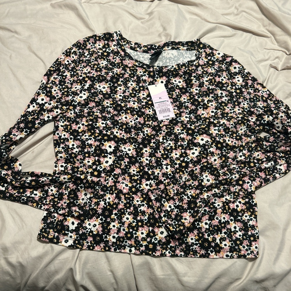 Wild Fable Girls top. Size Xl
